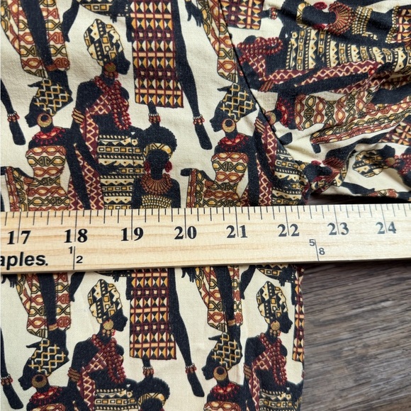 Scrubs Ethnic Print Long Sleeve Scrub Top - Picture 7 of 7